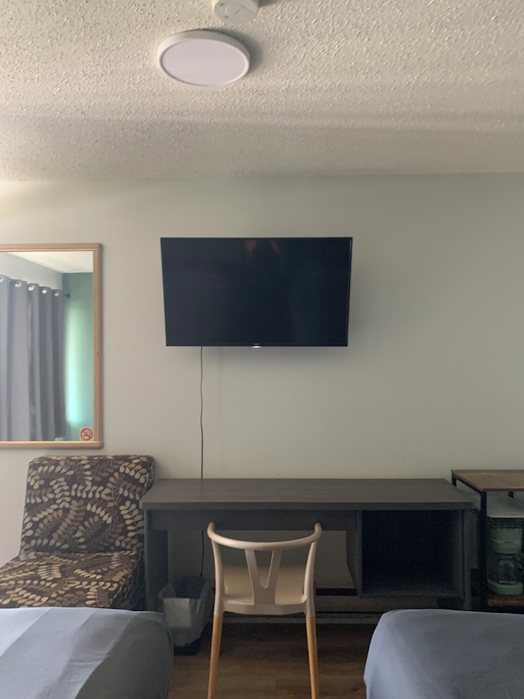 Standard Room, 2 Queen Beds (Second floor) photo 2