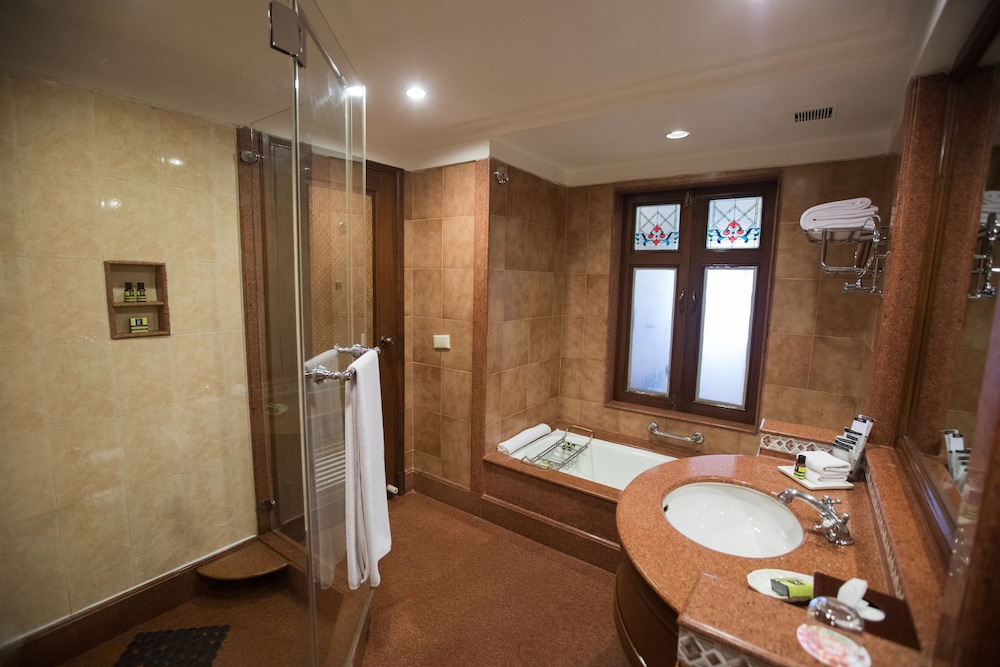 Pool View Suite King - Photo 3