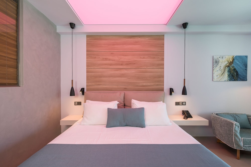 Deluxe Double Room - Photo 7