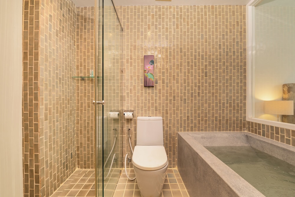 Deluxe Pool Access - Photo 9