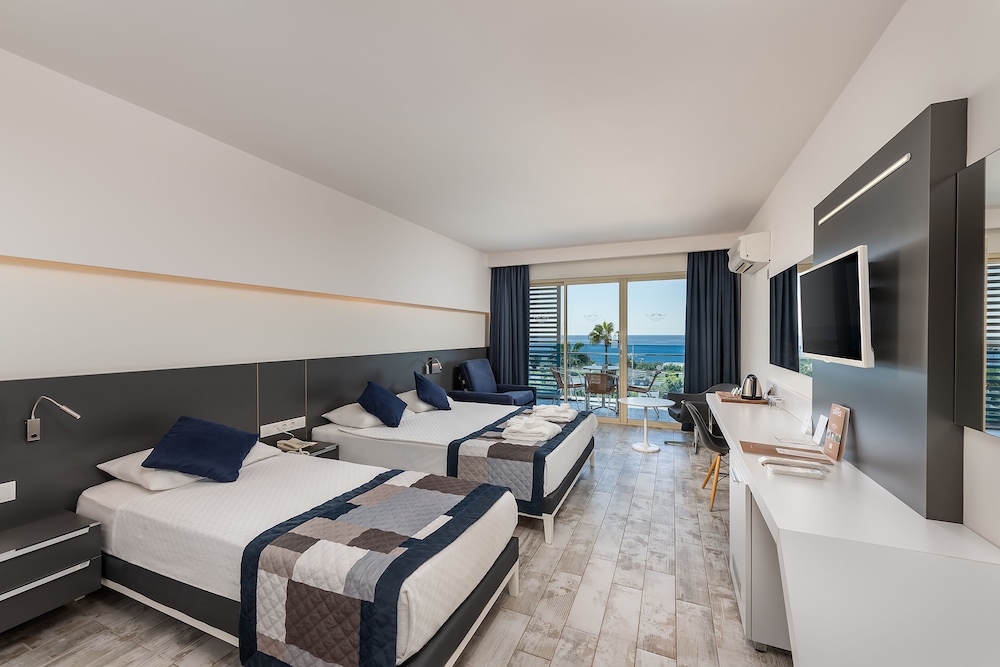 Superior Sea View Room