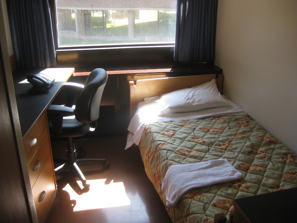Standard Room, 1 Twin Bed (Shared Washrooms)