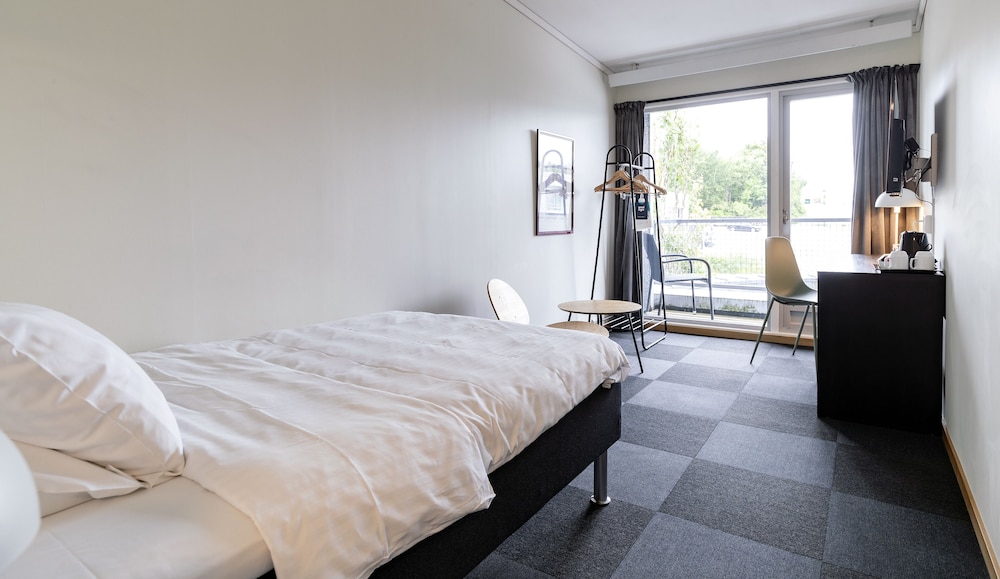 Room - Photo 1