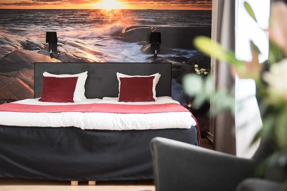 Standard Room, 1 King Bed, Non Smoking, Annex Building - Photo 1