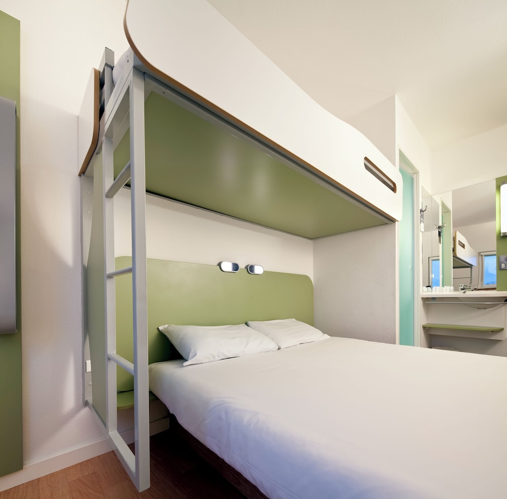 Triple Room, Multiple Beds - Photo 7