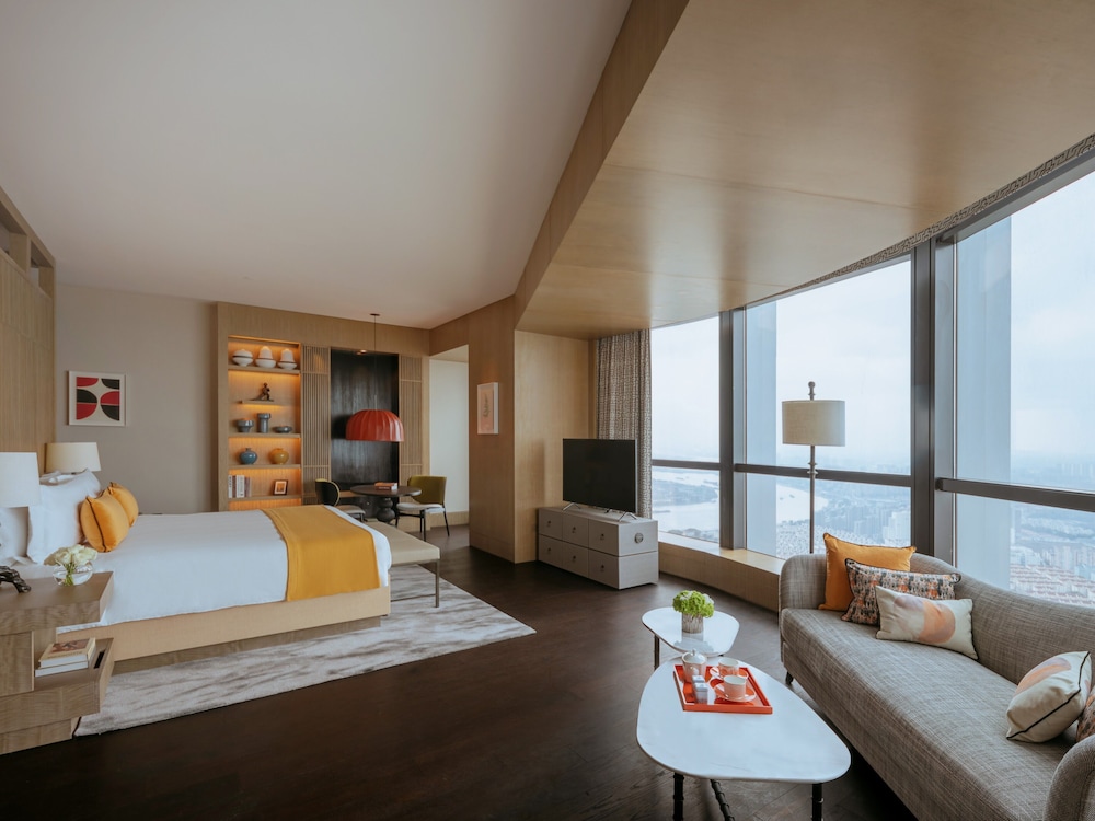Premier River View King Room photo 1