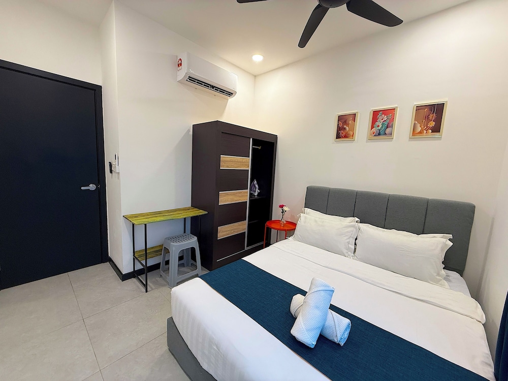 Deluxe Apartment, 2 Bedrooms, Refrigerator & Microwave, City View