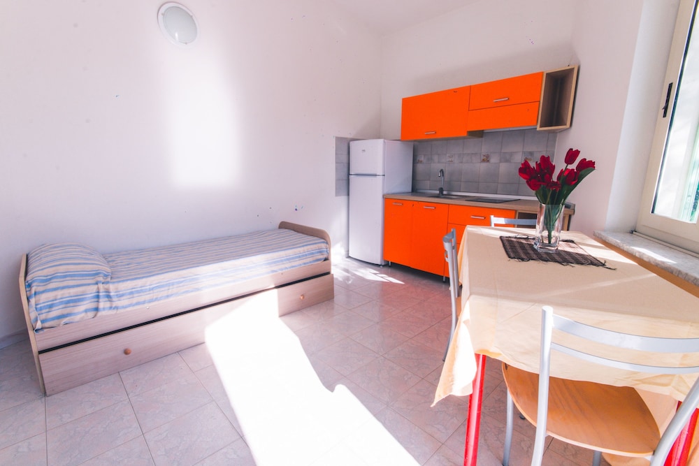 Apartment, 1 Bedroom (5 pax) photo 3