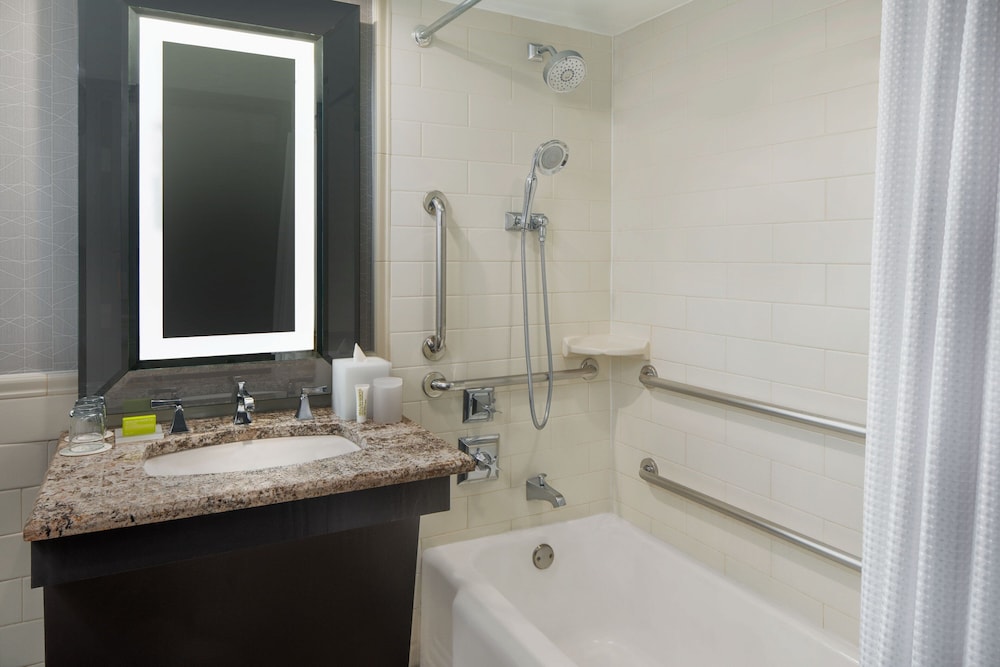 Classic Room, 2 Queen Beds - Photo 7
