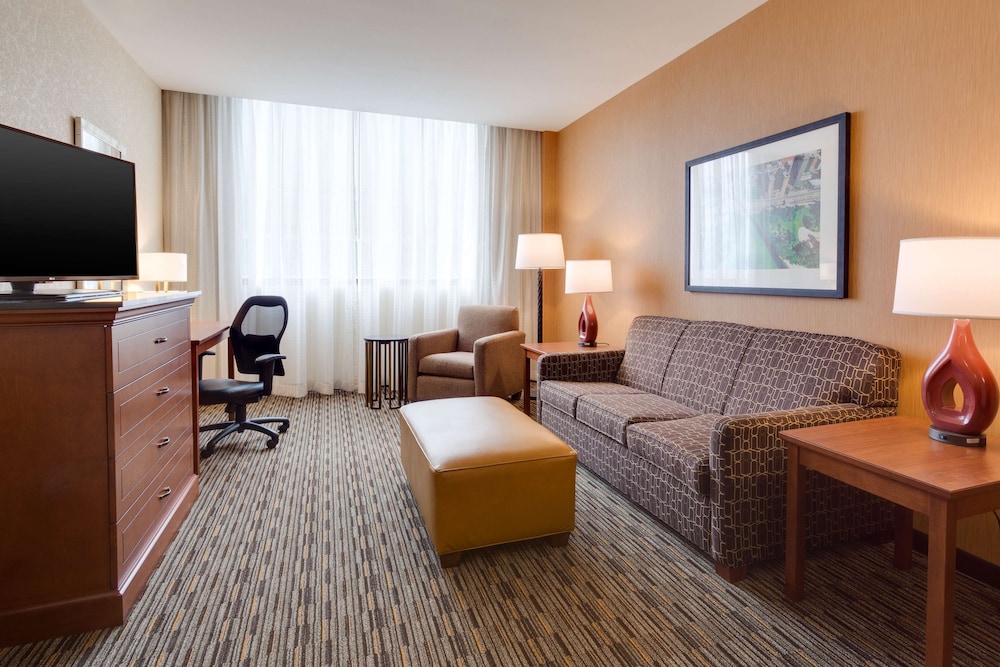 Suite, 1 King Bed with Sofa bed, Refrigerator & Microwave (Upper Floor, 2 Rooms, Sofabed) - Photo 1