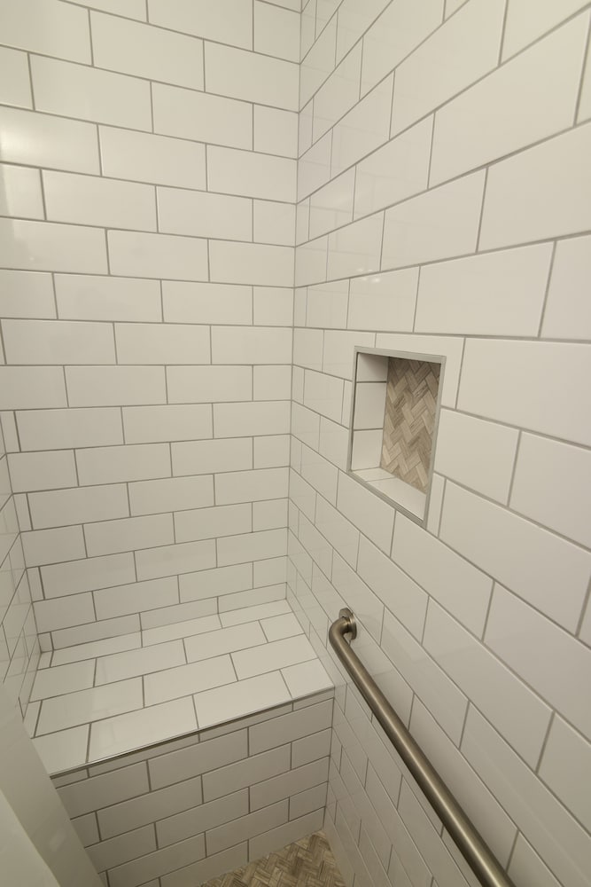Luxury Room, 1 King Bed, River View, Ground Floor thumbnail 5