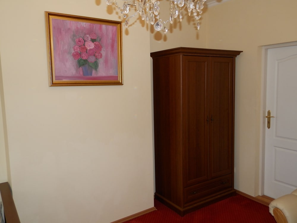 Triple Room (Number 211) photo 2