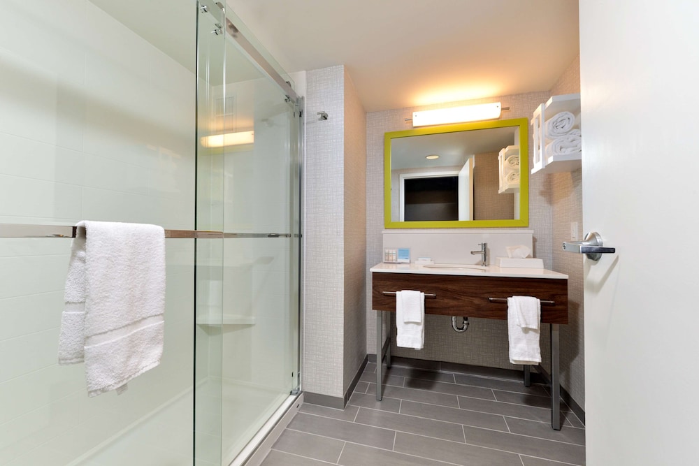 Suite, 1 King Bed, Accessible, Non Smoking - Photo 7