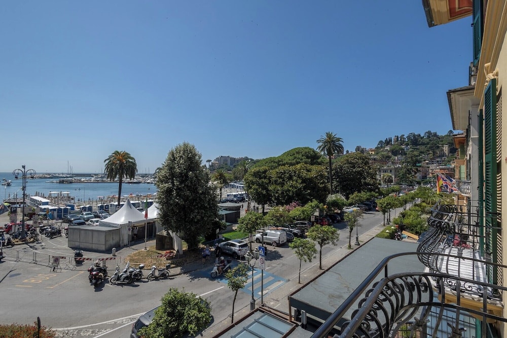 Deluxe Double Room, Sea View - Photo 5