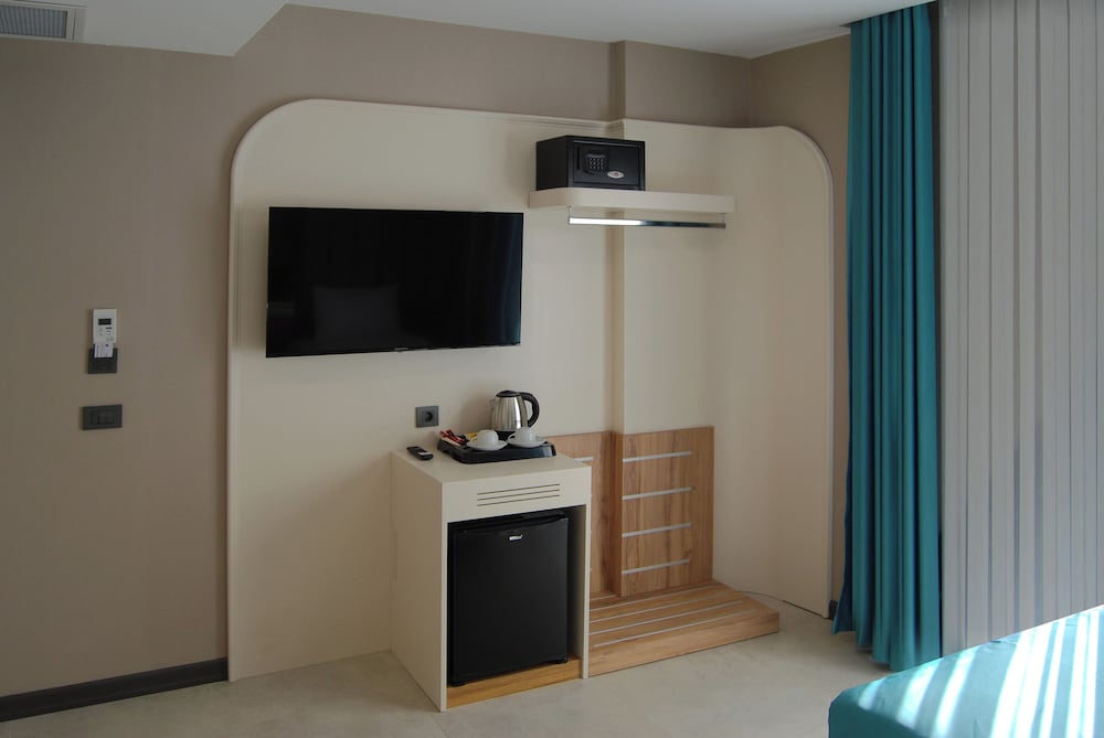 Standard Double Room Single Use, City View photo 3