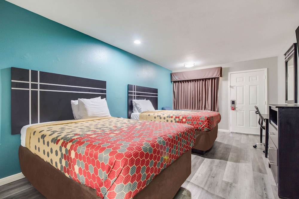 Standard Double Room, Smoking