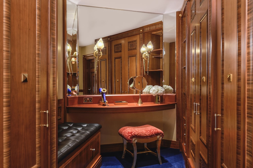 Duplex Two Bedroom Suite, Butler, Hermès Amenities, Spa & Beach Club Access (335sqm) photo 3