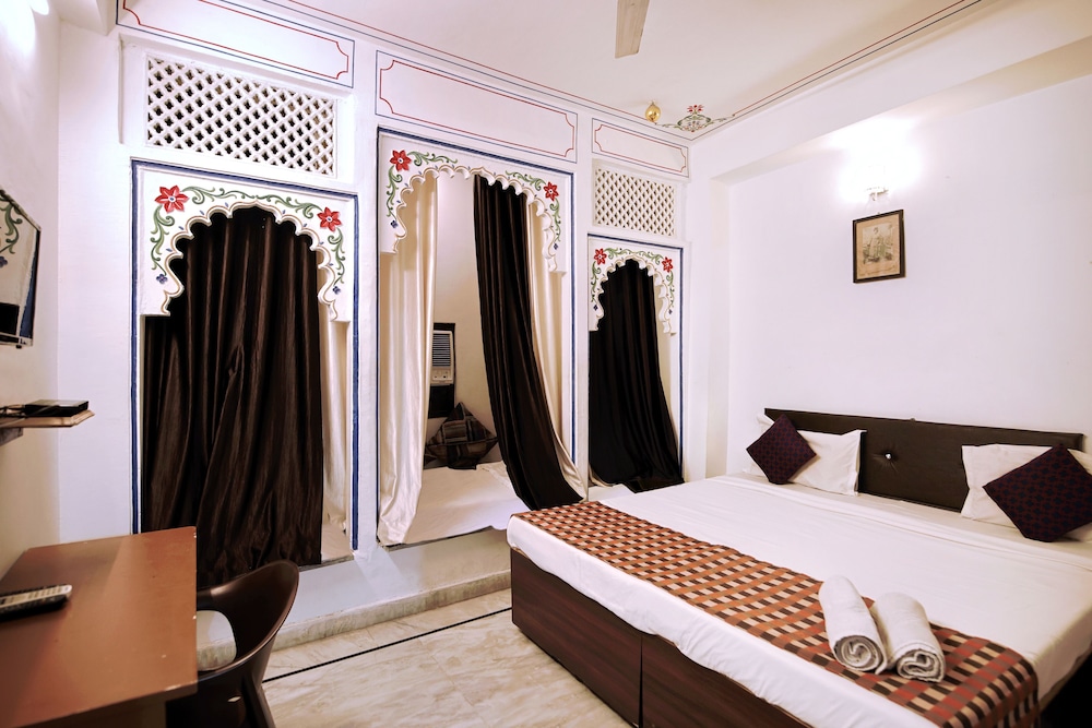Premium Jharokha Room - Photo 3