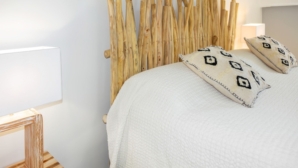 Deluxe Studio, 1 King Bed with Sofa bed, Sea View photo 3
