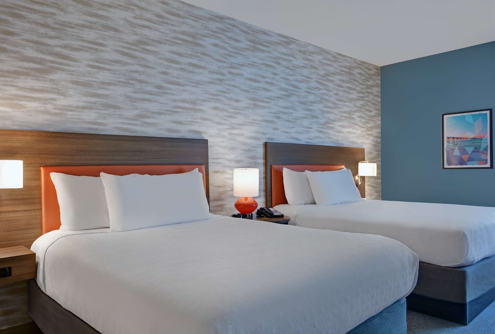 Studio Suite, 2 Queen Beds, Accessible (Mobility & Hearing, Roll-in Shower) - Photo 3