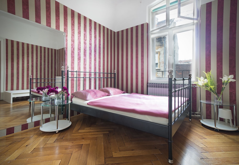 Double Room, 1 Double Bed, Shared Bathroom