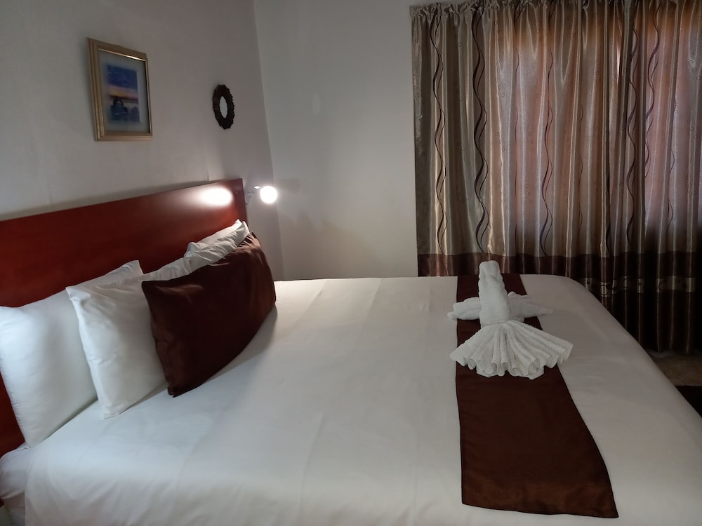 Deluxe Double Room, 1 King Bed, Non Smoking photo 1