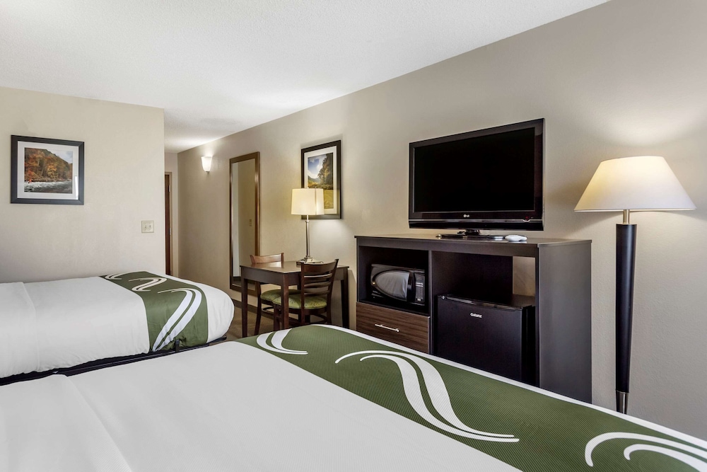 Standard Room, 2 Queen Beds, Non Smoking - Photo 2