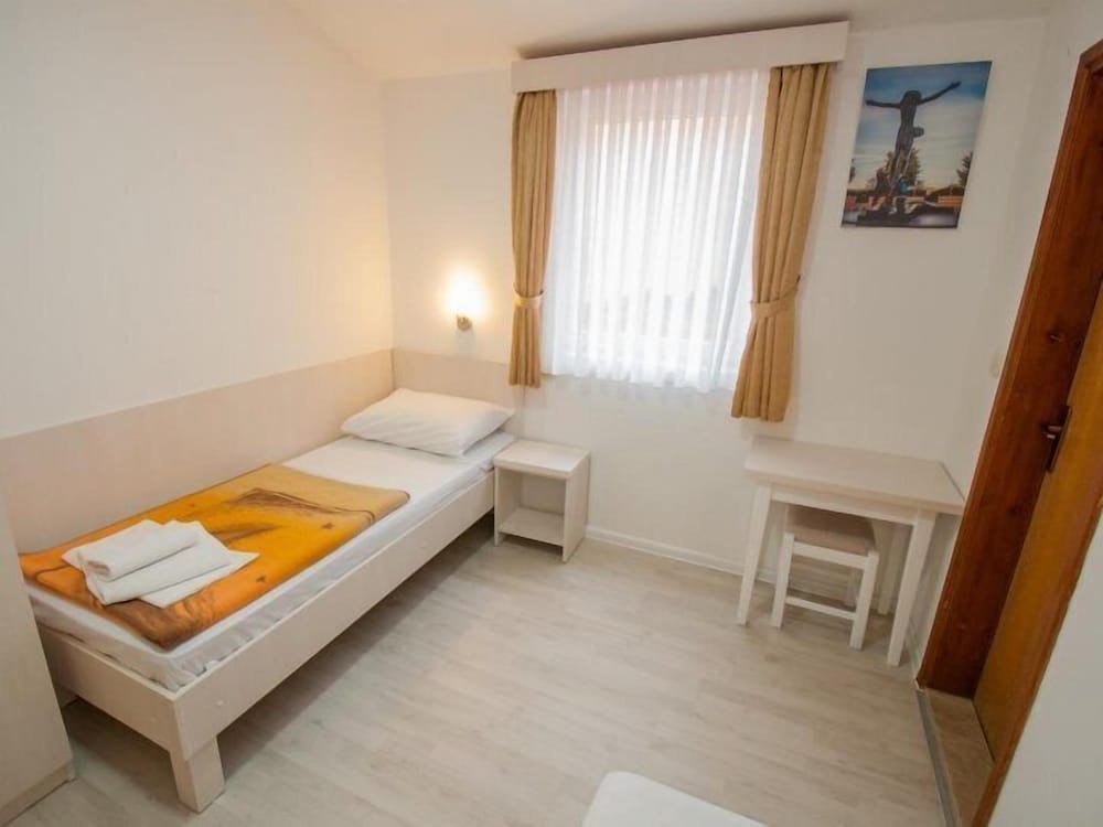 Single Room photo 1
