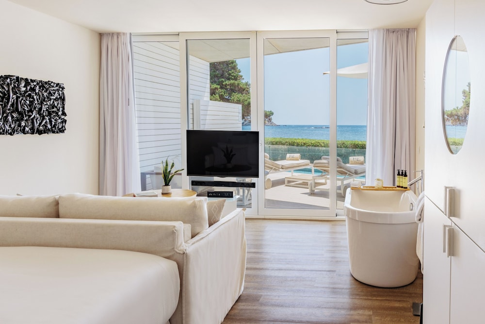 Extra ME+ Junior Suite 2 Bedroom Sea View (3+3) photo 3