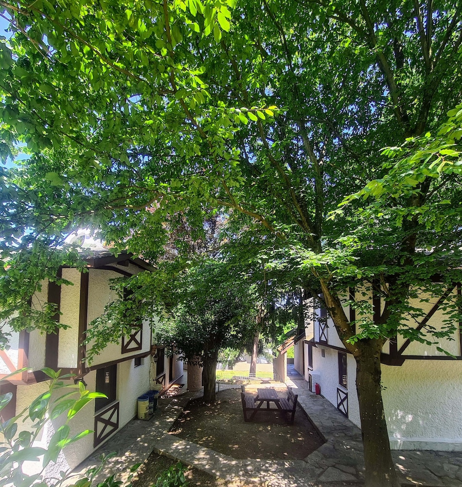 Traditional Cottage - Photo 12