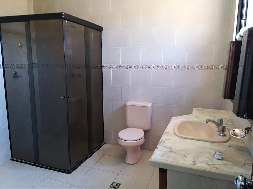 Executive Quadruple Room, Private Bathroom photo 3