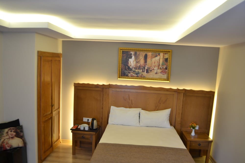 Budget Double Room photo 2