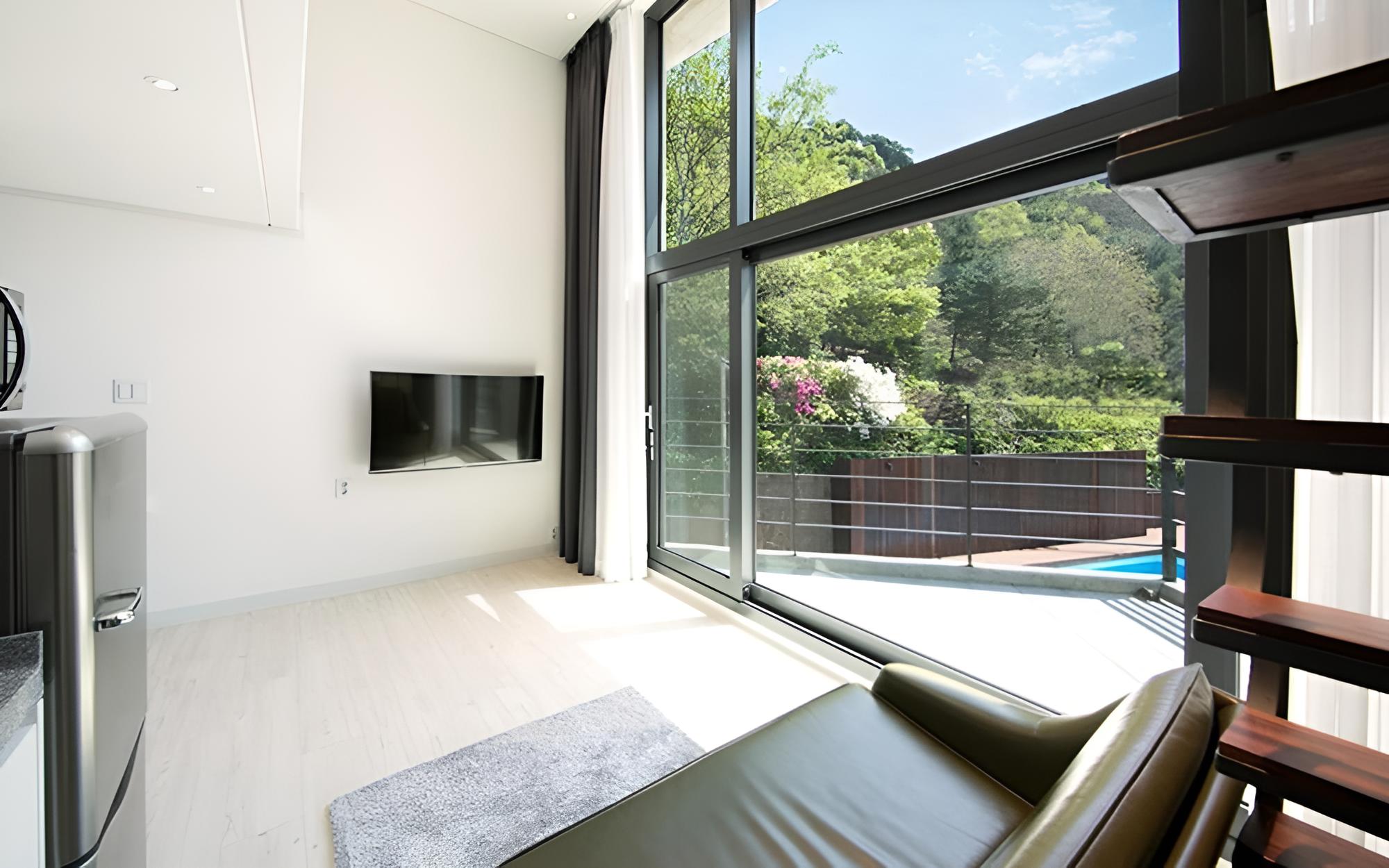 Room (204 (duplex)) photo 1
