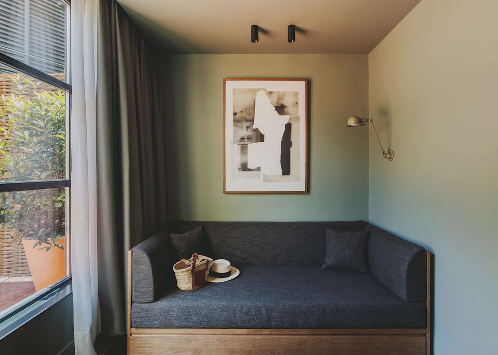 Gallery Room (terrace 4 pax)