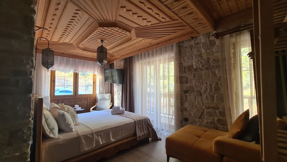 Deluxe Room, 1 Queen Bed, Garden View photo 1