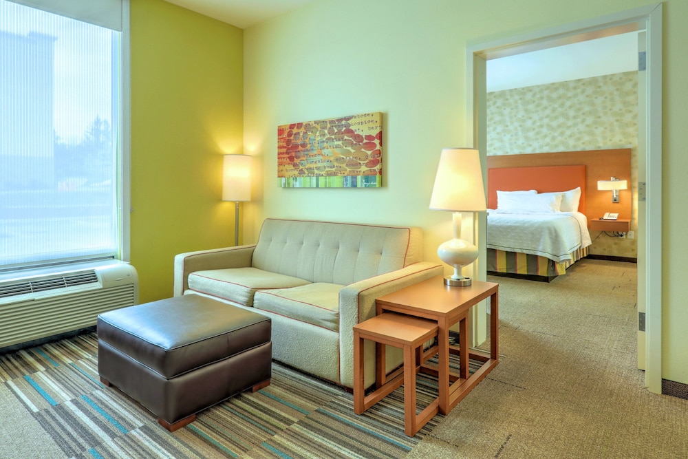 Suite, 1 Queen Bed, Accessible (Roll-in Shower) photo 2