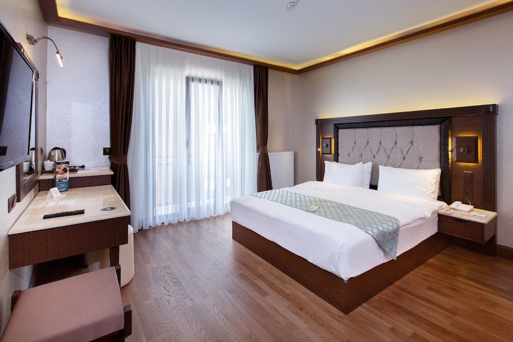 Economy Standard Double Room (Basement Floor)