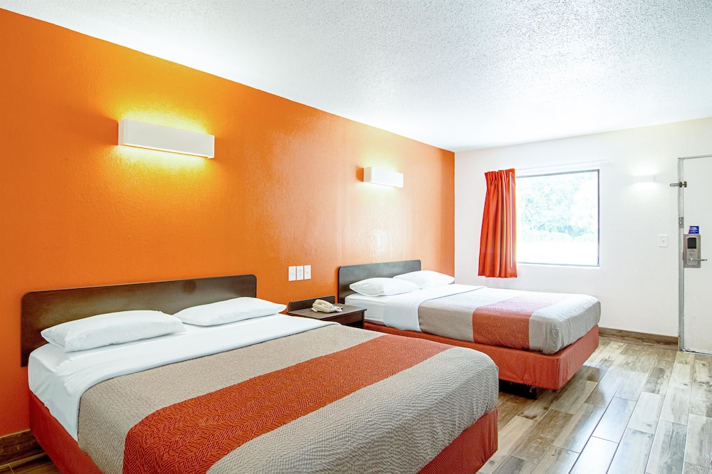 Deluxe Room, 2 Queen Beds, Smoking, Refrigerator & Microwave - Photo 1