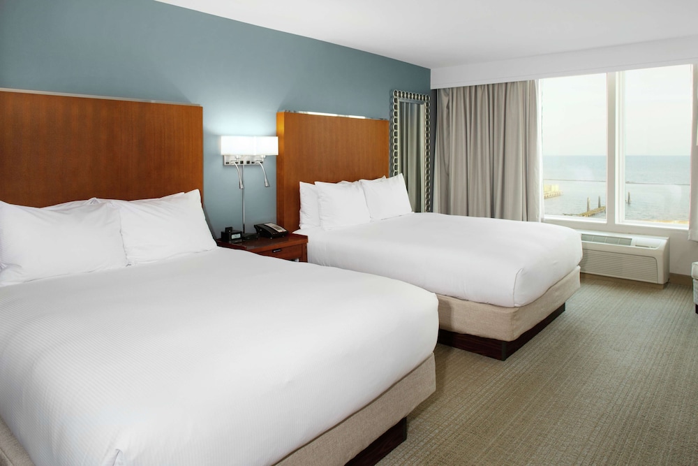 Room, 2 Queen Beds, Non Smoking (Gulf View) - Photo 4