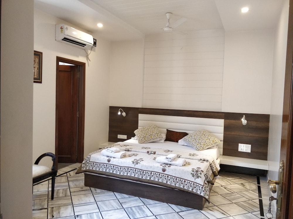 Super Deluxe Room - Photo 23