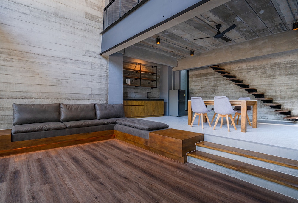 Exclusive Duplex - Photo 8