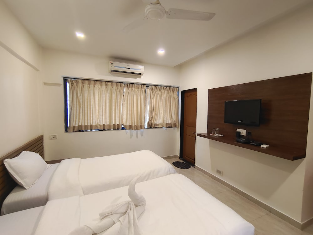 Deluxe Room - Photo 4