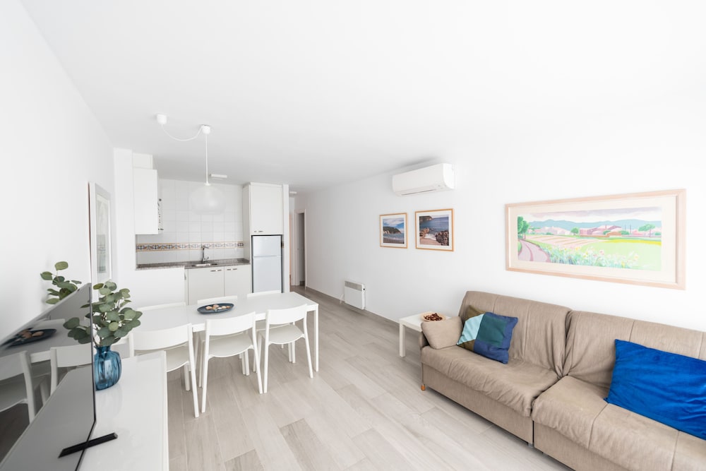 Apartment, 1 Bedroom, Balcony photo 2