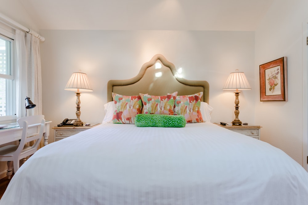 Luxury Cottage, 1 King Bed - Photo 17