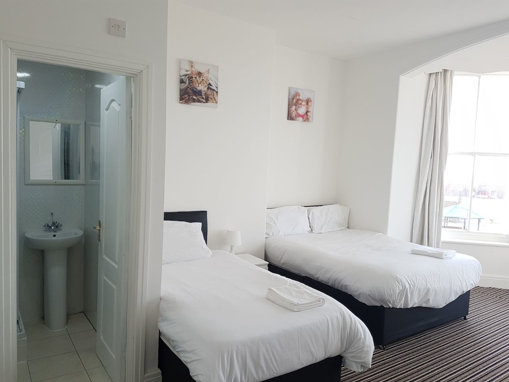 Superior Triple Room, Ensuite, Sea View photo 3