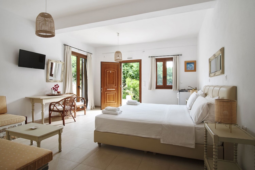 Comfort Studio, 1 King Bed, Sea View