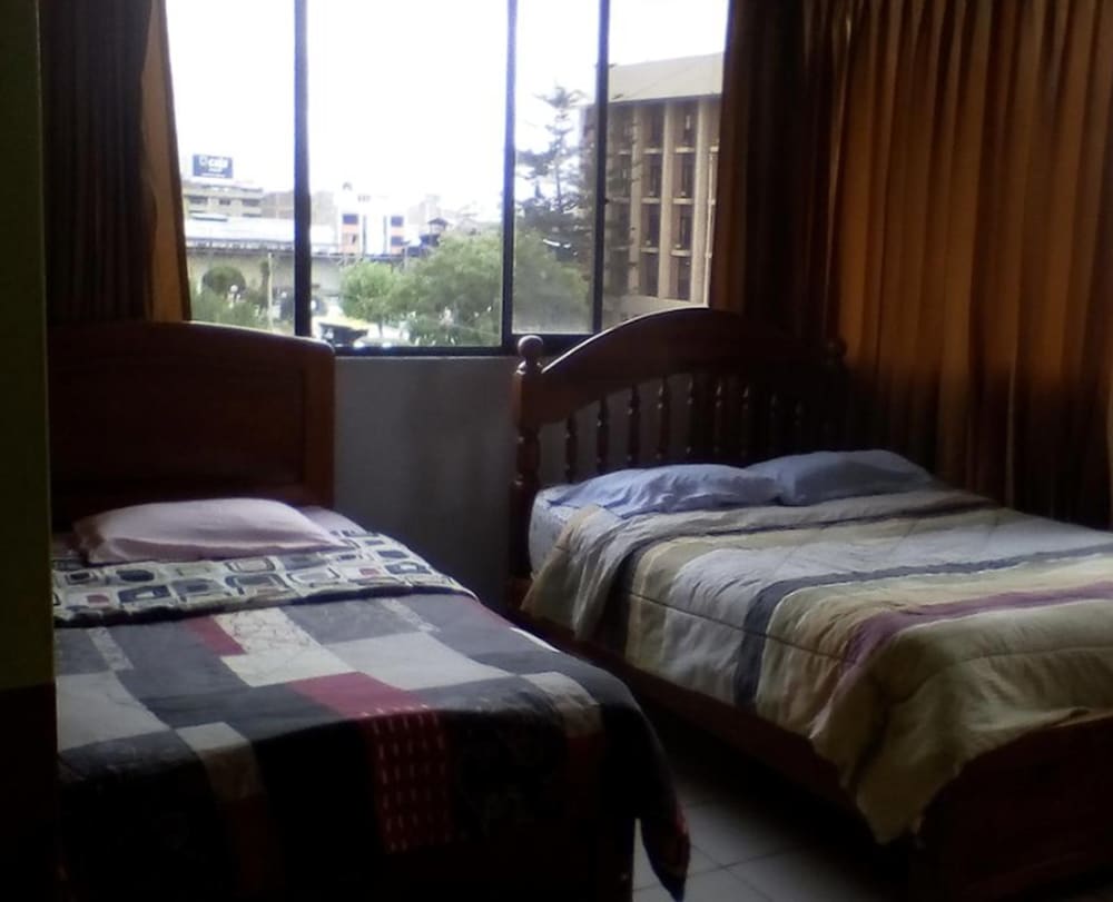 Family Room, Multiple Beds, City View photo 3