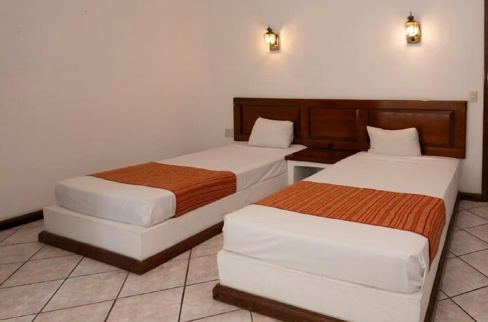 Standard Single Room - Photo 2
