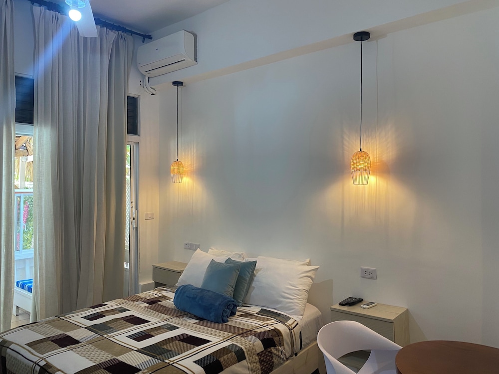 Basic Studio, 1 Queen Bed, Ocean View, Beachside
