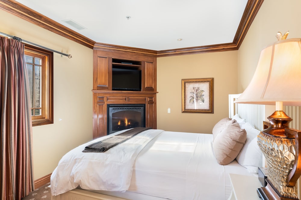 FOSTER SUITE Room 204 photo 1